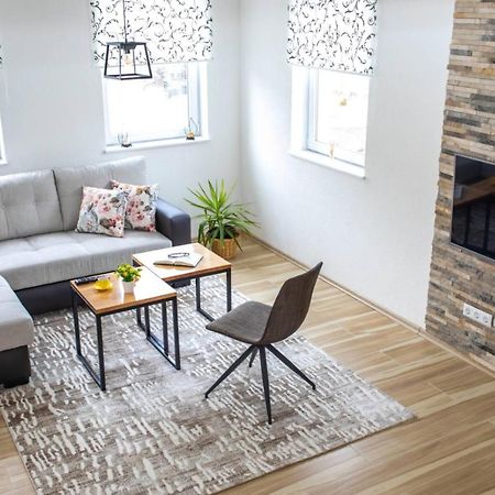 Apartman Uno Яйце Екстер'єр фото